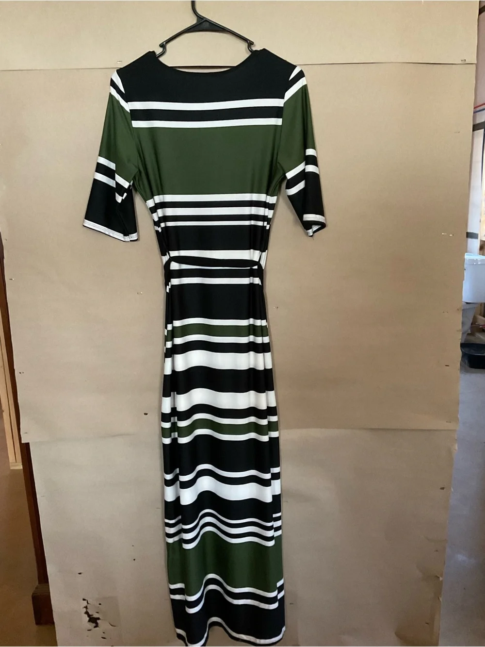 Karen Stevens NWT Striped V-Neck Maxi Dress in Olive, Black & White. Size M. - Picture 7 of 8